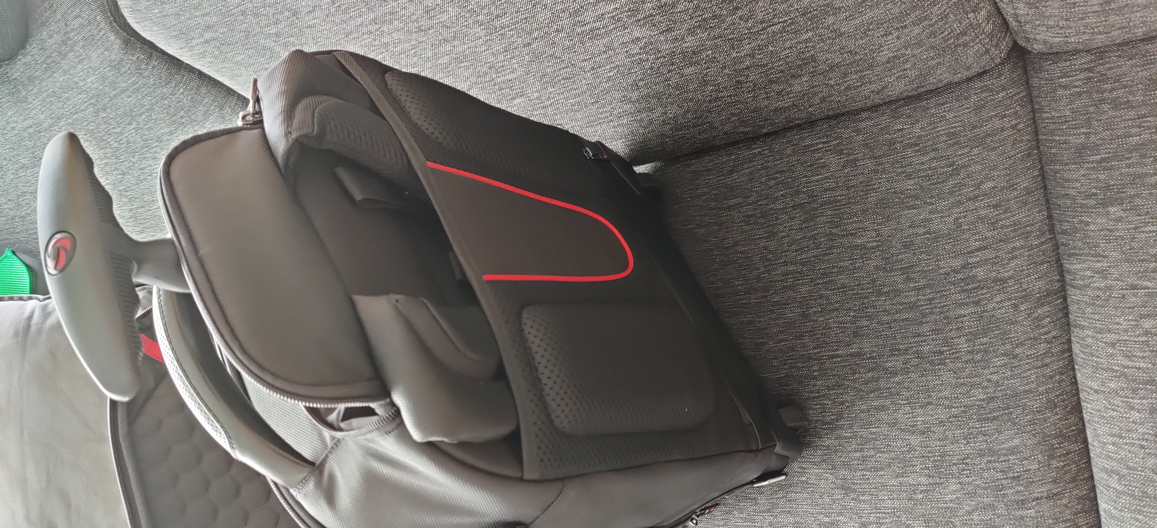 Très bon sac à roulettes